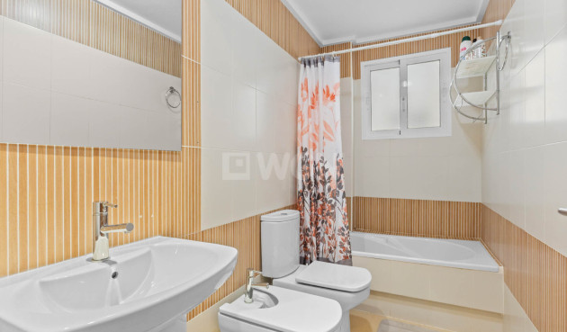 Resale - Apartment / flat - Torrevieja - Costa Blanca