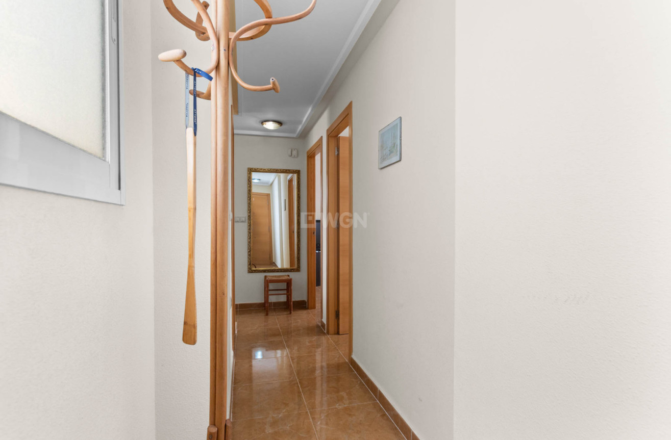 Odsprzedaż - Mieszkanie w bloku - Torrevieja - Costa Blanca