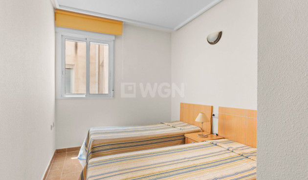 Odsprzedaż - Mieszkanie w bloku - Torrevieja - Costa Blanca