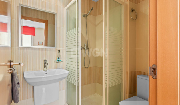 Odsprzedaż - Mieszkanie w bloku - Torrevieja - Costa Blanca