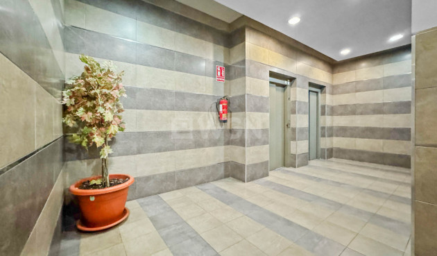 Odsprzedaż - Mieszkanie w bloku - Torrevieja - Costa Blanca