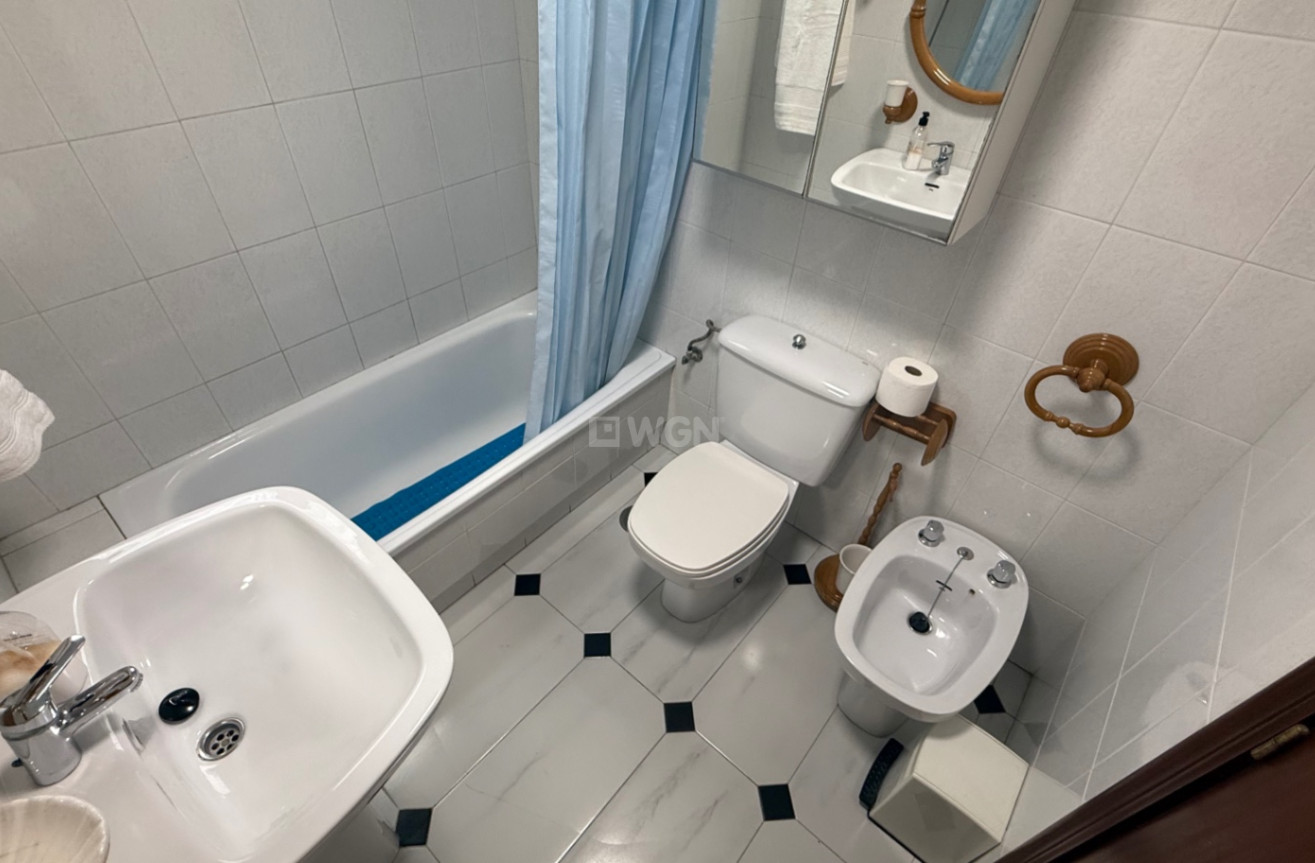 Odsprzedaż - Mieszkanie w bloku - Torrevieja - Costa Blanca