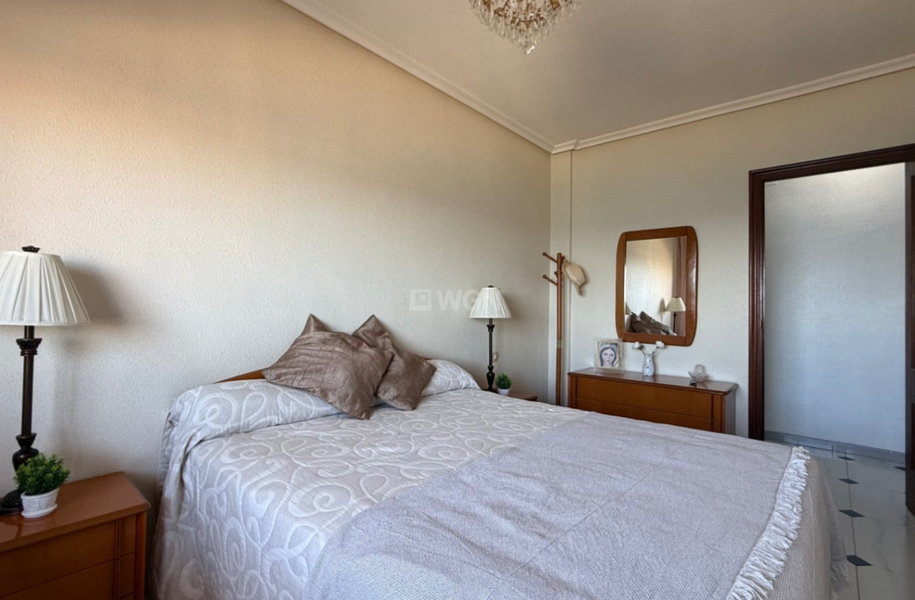 Odsprzedaż - Mieszkanie w bloku - Torrevieja - Costa Blanca