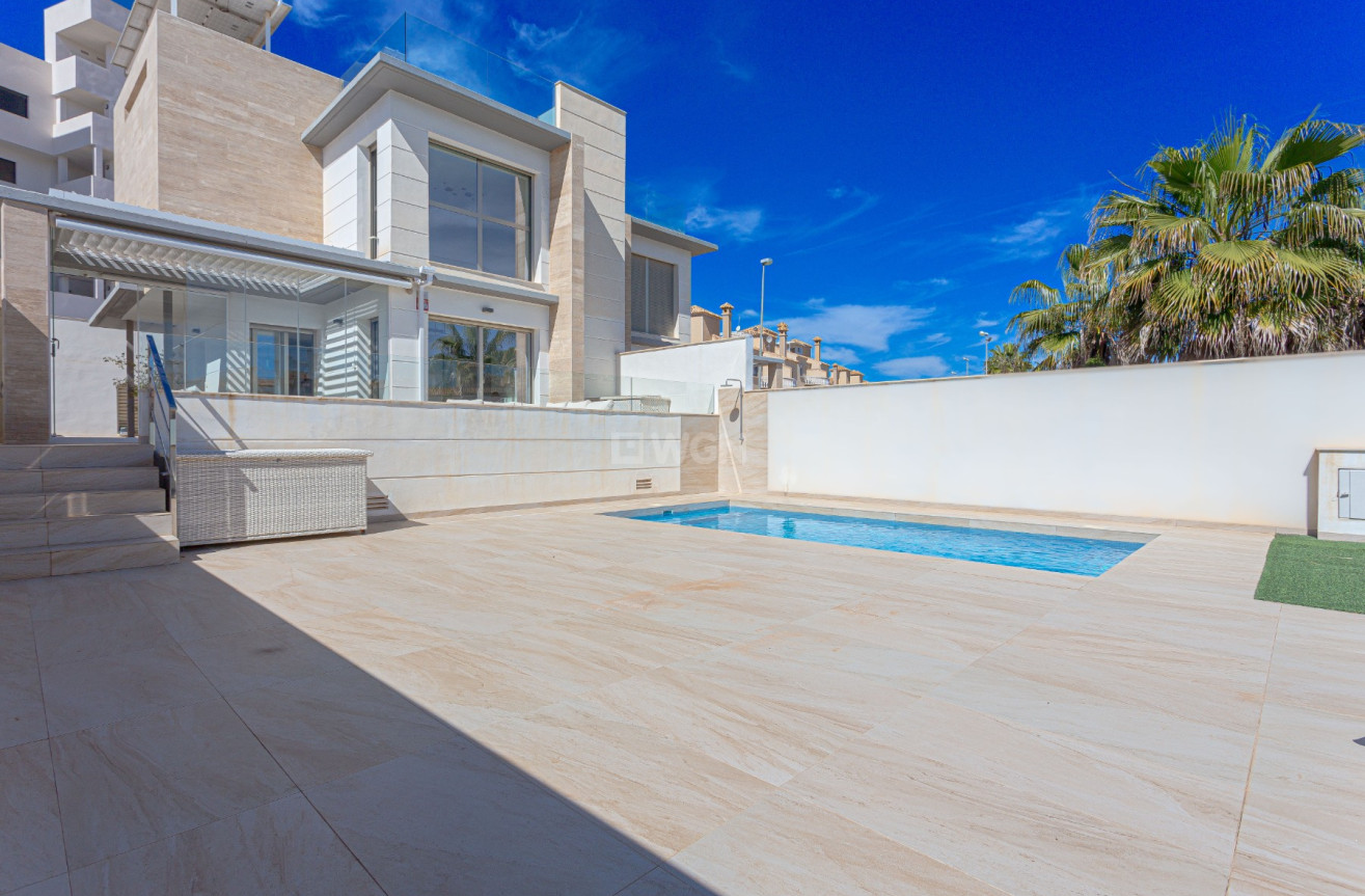 Resale - Villa - Orihuela Costa - Costa Blanca