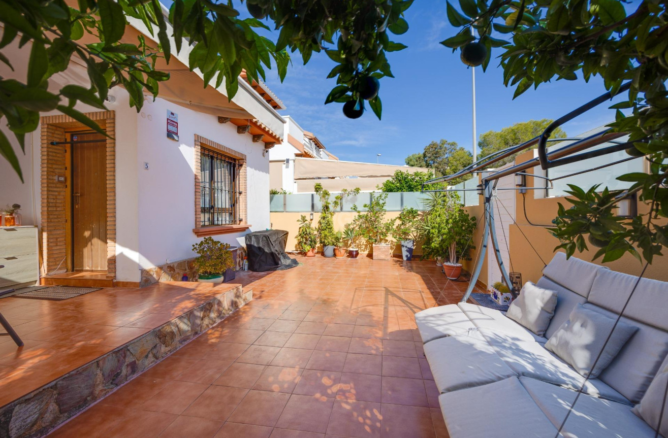 Odsprzedaż - Villa - Orihuela Costa - PAU 8