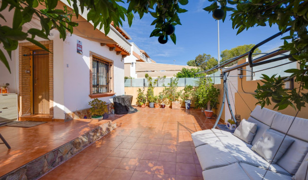 Odsprzedaż - Villa - Orihuela Costa - PAU 8