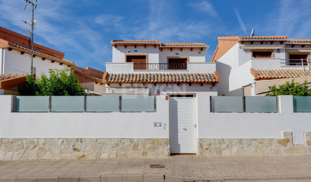 Odsprzedaż - Villa - Orihuela Costa - PAU 8