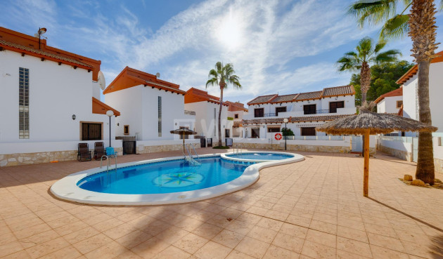 Odsprzedaż - Villa - Orihuela Costa - PAU 8