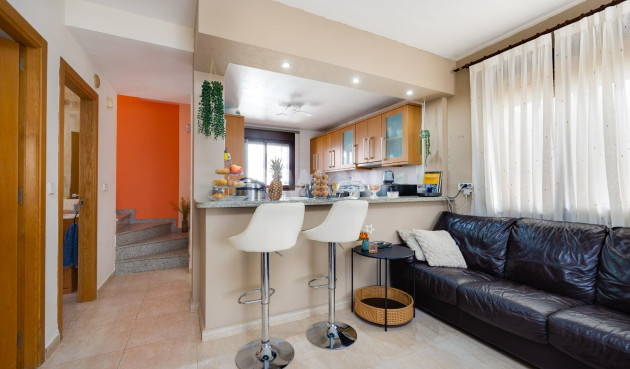 Odsprzedaż - Villa - Orihuela Costa - PAU 8