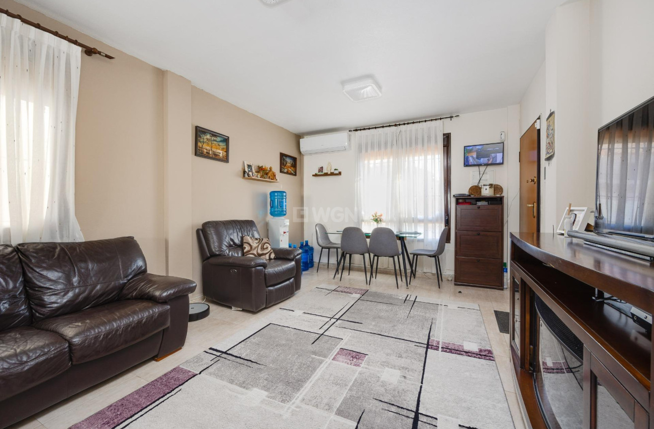 Odsprzedaż - Villa - Orihuela Costa - PAU 8