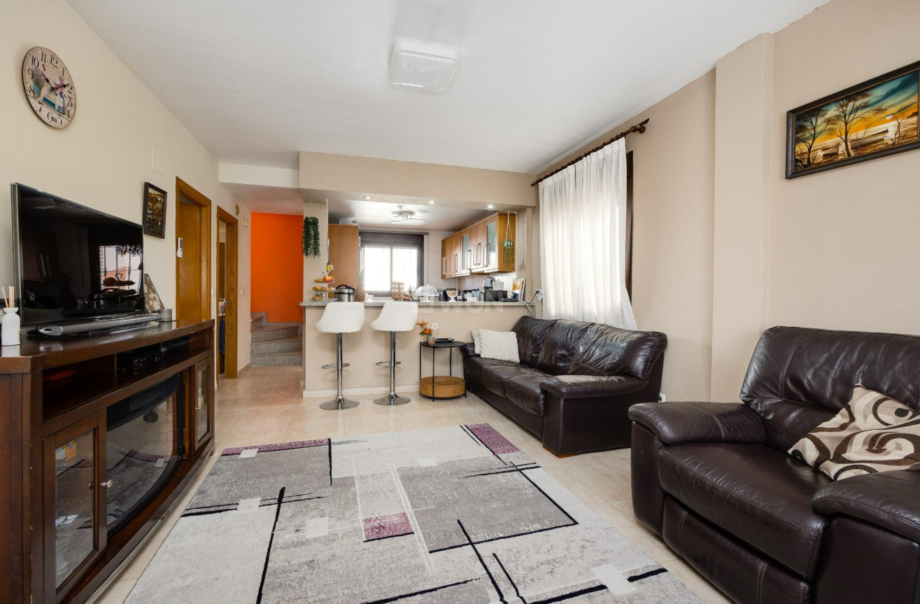 Odsprzedaż - Villa - Orihuela Costa - PAU 8