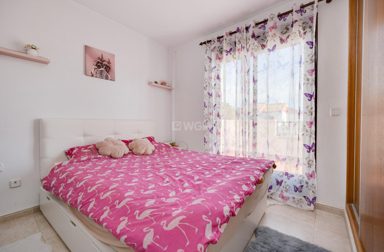 Odsprzedaż - Villa - Orihuela Costa - PAU 8