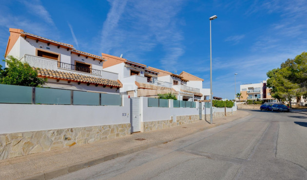 Odsprzedaż - Villa - Orihuela Costa - PAU 8