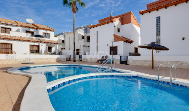 Odsprzedaż - Villa - Orihuela Costa - PAU 8