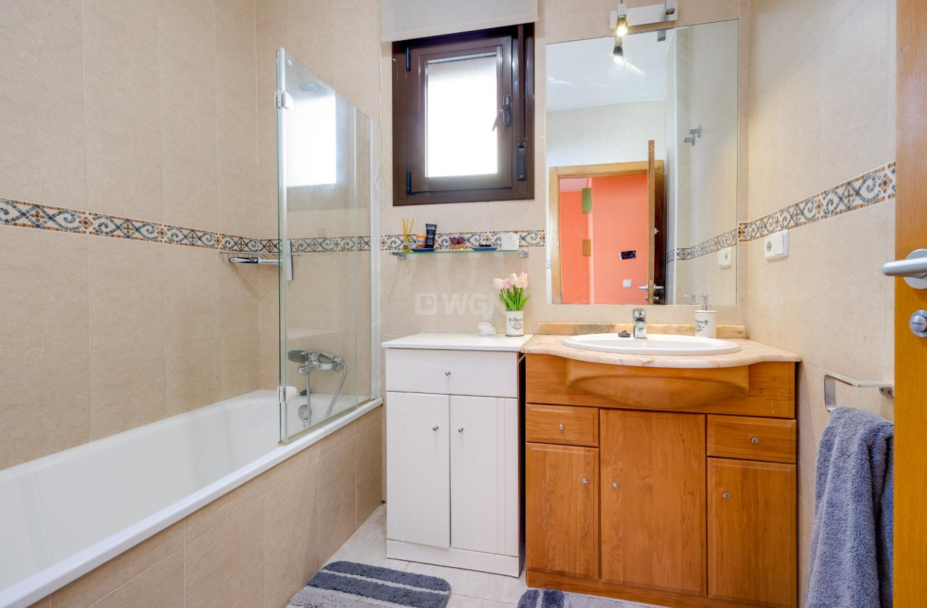 Odsprzedaż - Villa - Orihuela Costa - PAU 8