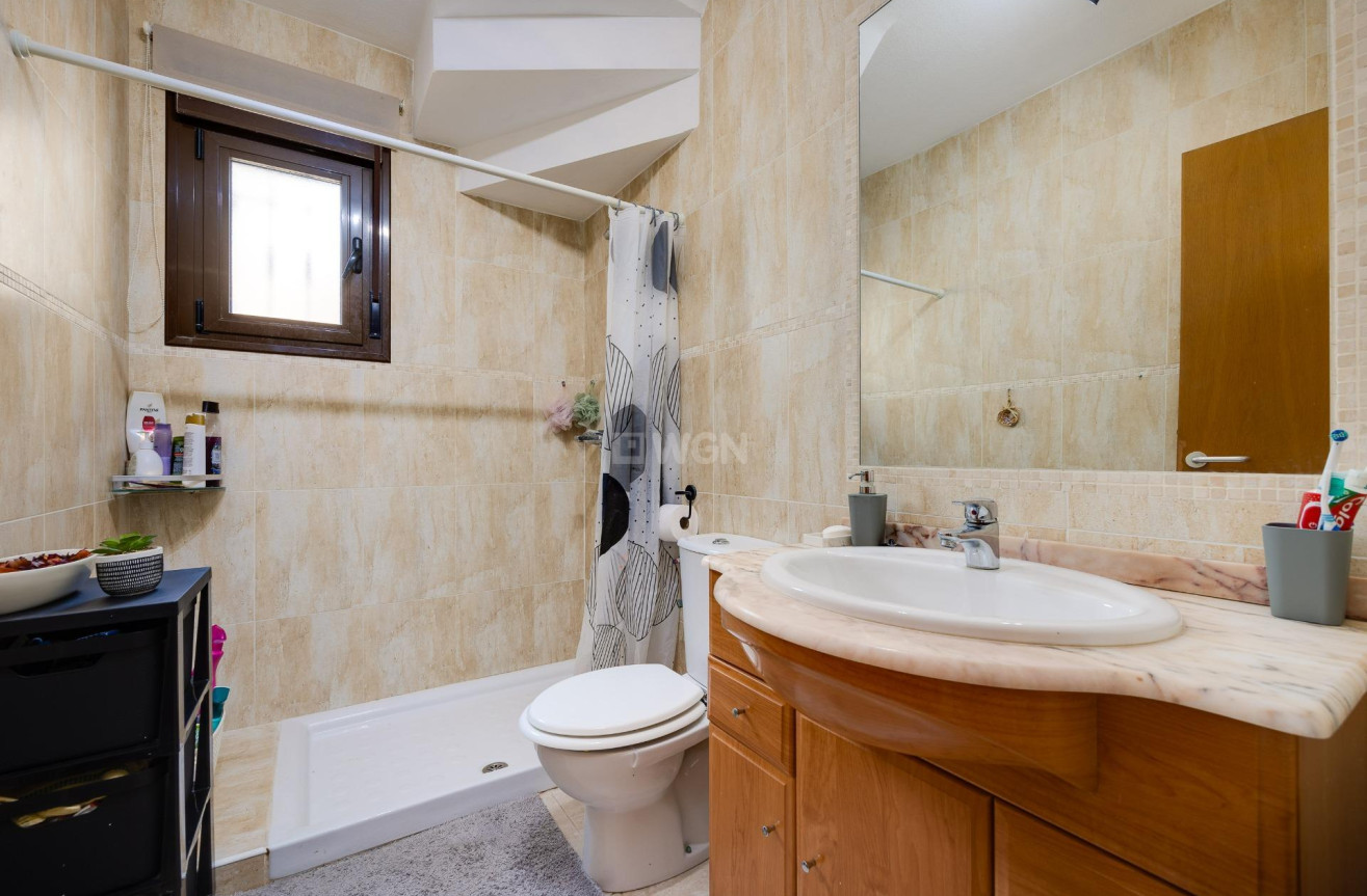 Odsprzedaż - Villa - Orihuela Costa - PAU 8