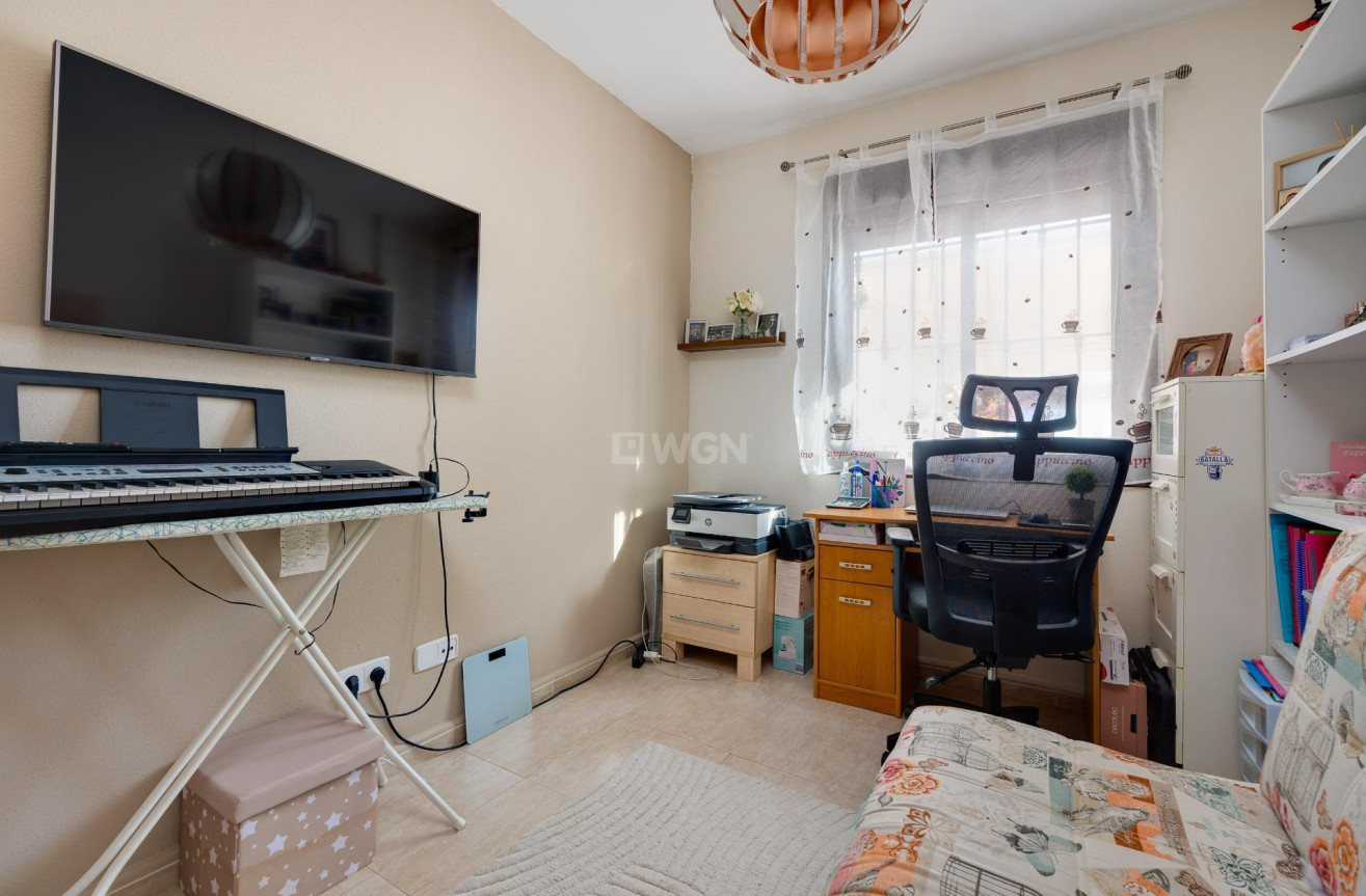 Odsprzedaż - Villa - Orihuela Costa - PAU 8