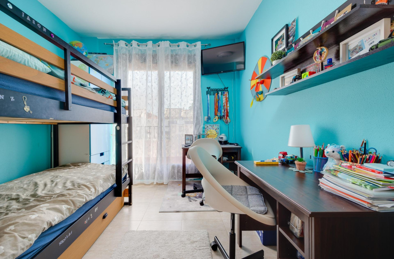 Odsprzedaż - Villa - Orihuela Costa - PAU 8