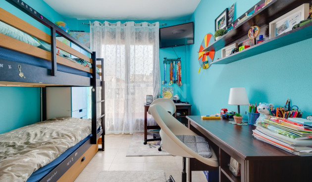 Odsprzedaż - Villa - Orihuela Costa - PAU 8