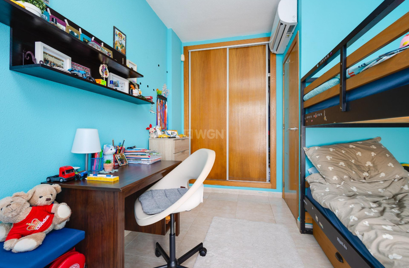 Odsprzedaż - Villa - Orihuela Costa - PAU 8