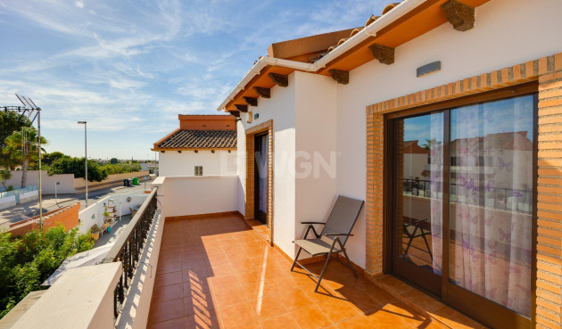 Odsprzedaż - Villa - Orihuela Costa - PAU 8