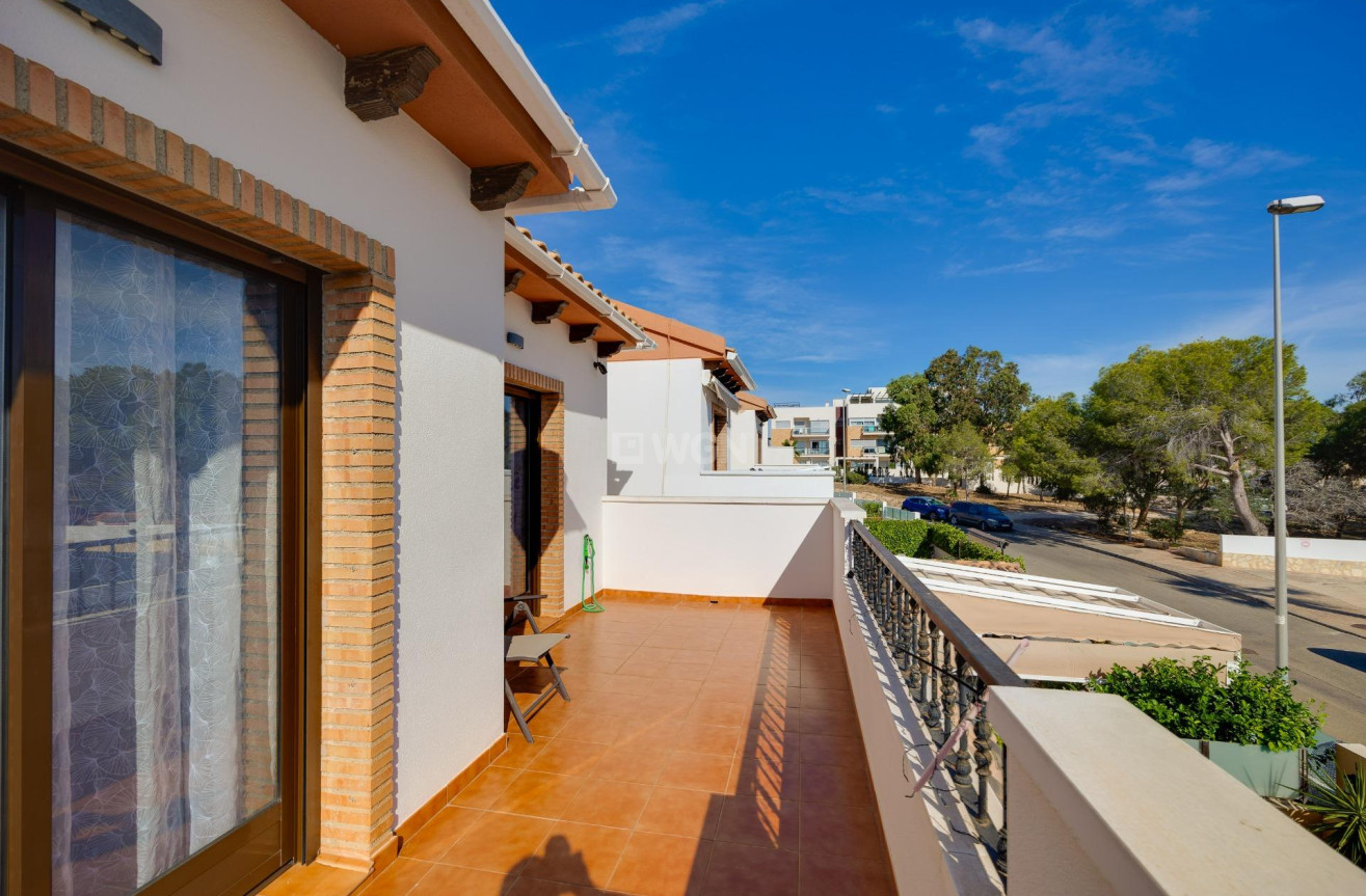 Odsprzedaż - Villa - Orihuela Costa - PAU 8