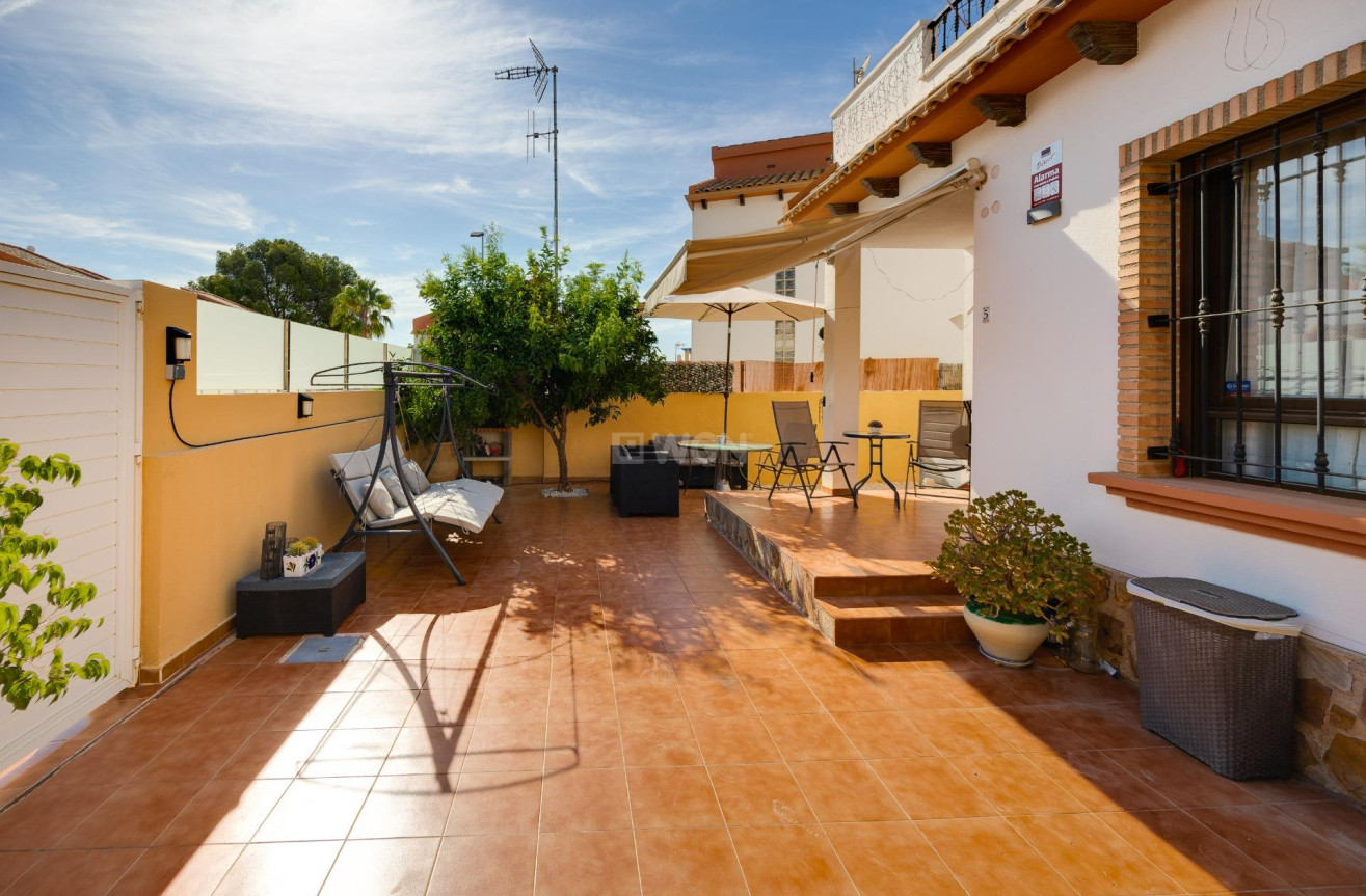 Odsprzedaż - Villa - Orihuela Costa - PAU 8