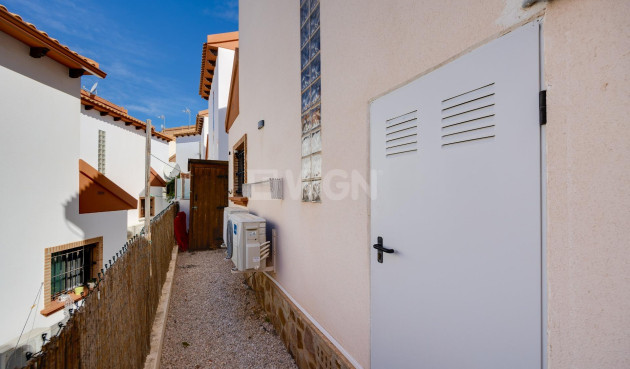 Odsprzedaż - Villa - Orihuela Costa - PAU 8