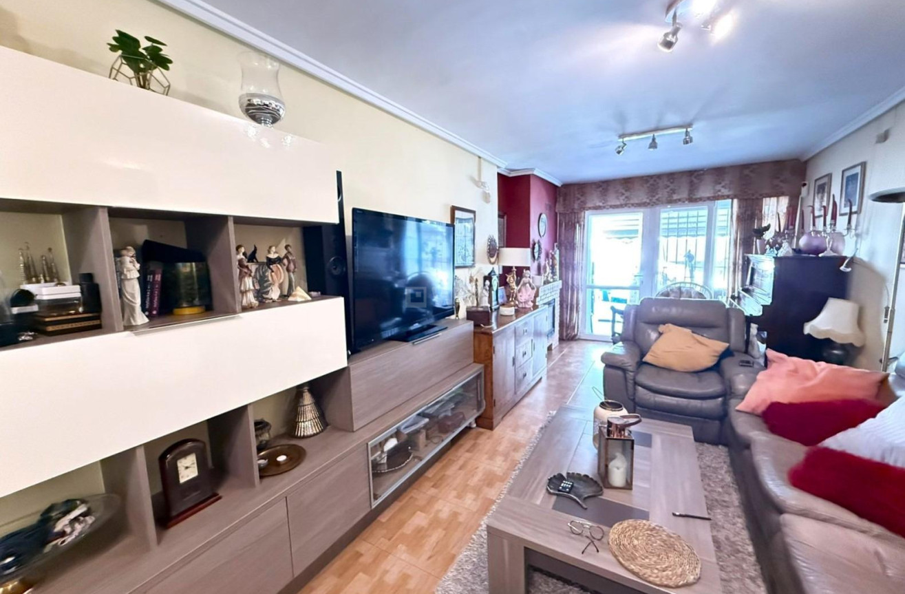 Odsprzedaż - Kamienica - Torrevieja - Centro