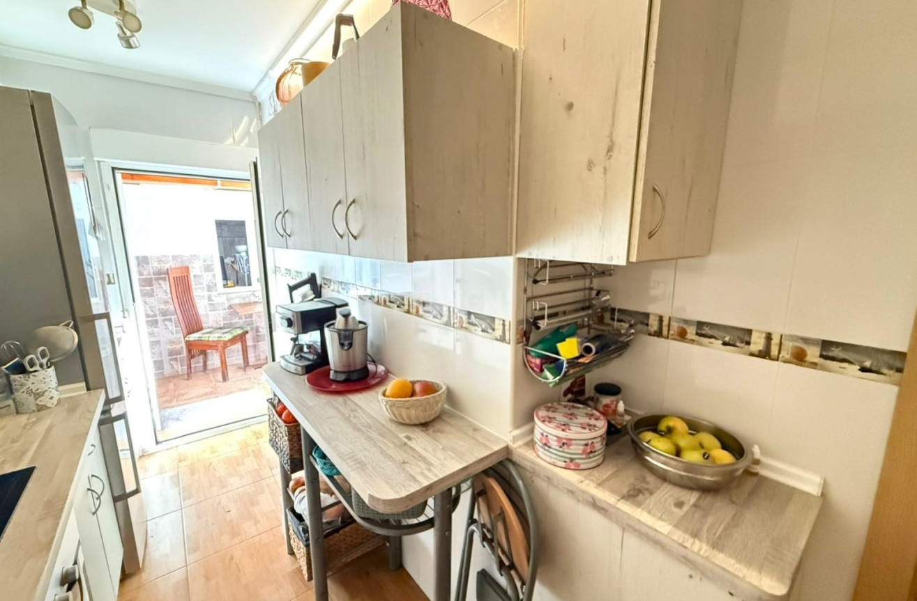 Odsprzedaż - Kamienica - Torrevieja - Centro