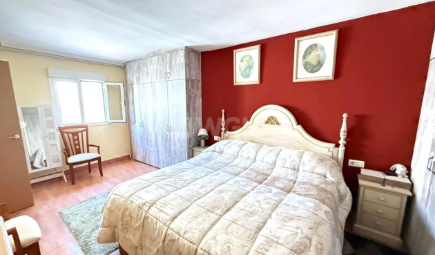 Odsprzedaż - Kamienica - Torrevieja - Centro