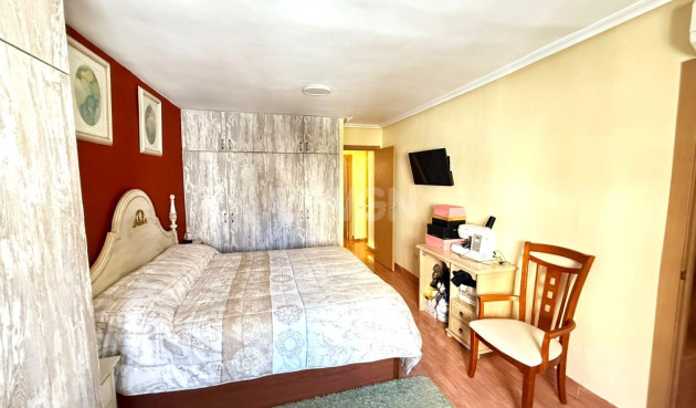 Odsprzedaż - Kamienica - Torrevieja - Centro