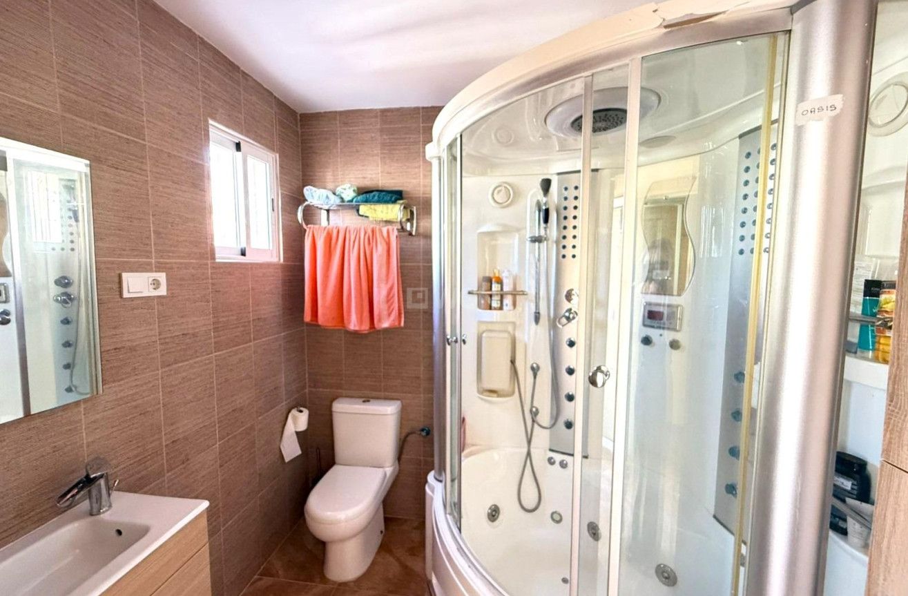 Odsprzedaż - Kamienica - Torrevieja - Centro