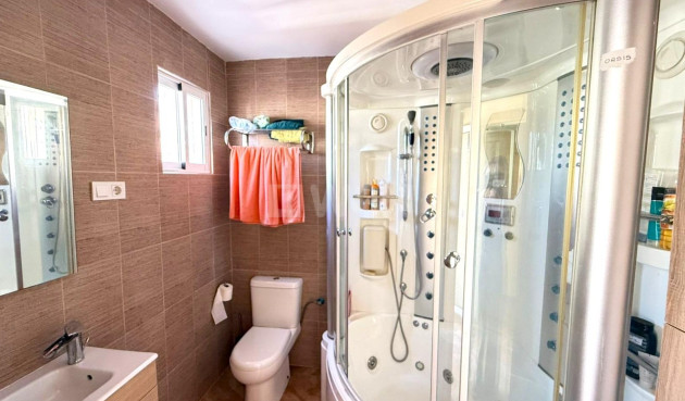 Odsprzedaż - Kamienica - Torrevieja - Centro