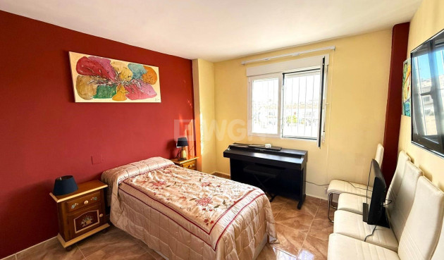 Odsprzedaż - Kamienica - Torrevieja - Centro