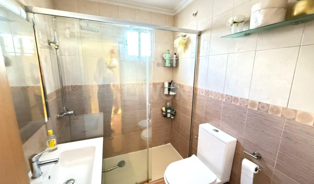 Odsprzedaż - Kamienica - Torrevieja - Centro