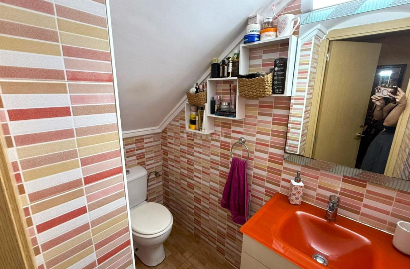 Odsprzedaż - Kamienica - Torrevieja - Centro