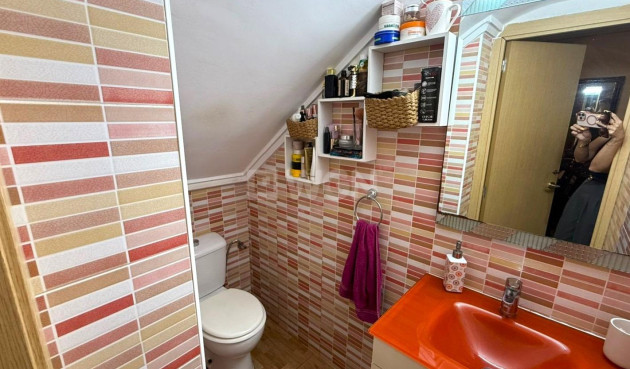 Odsprzedaż - Kamienica - Torrevieja - Centro