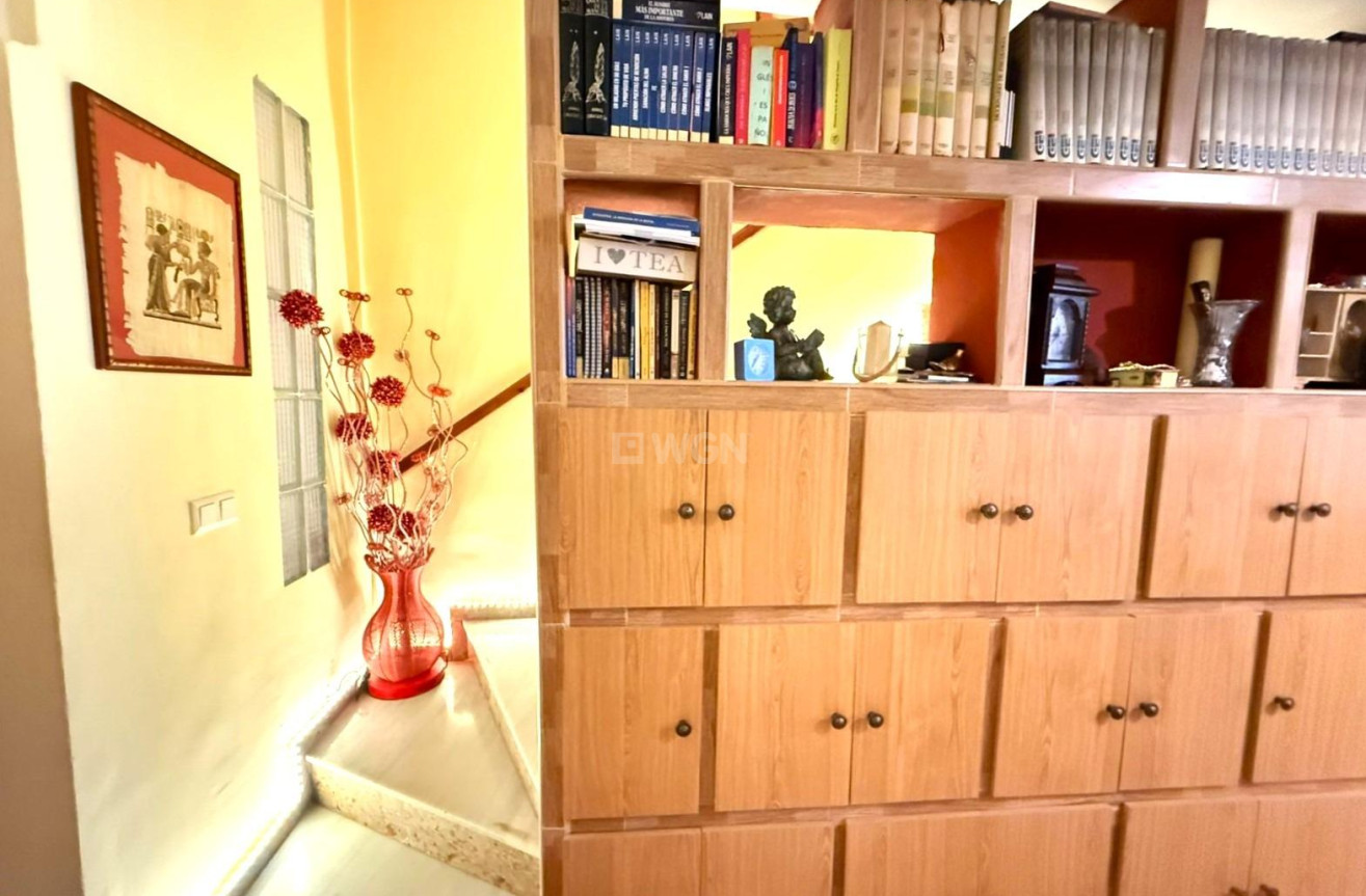 Odsprzedaż - Kamienica - Torrevieja - Centro