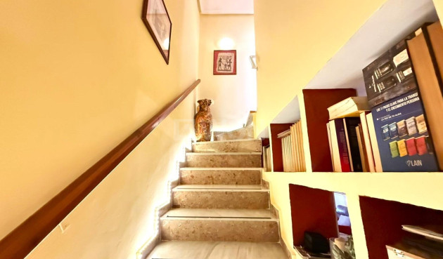 Odsprzedaż - Kamienica - Torrevieja - Centro