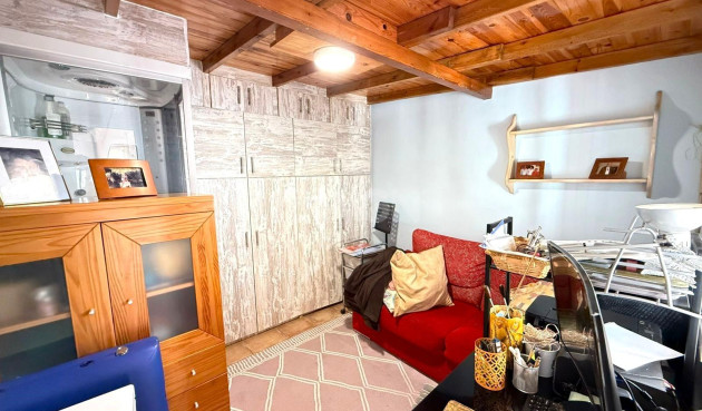 Odsprzedaż - Kamienica - Torrevieja - Centro