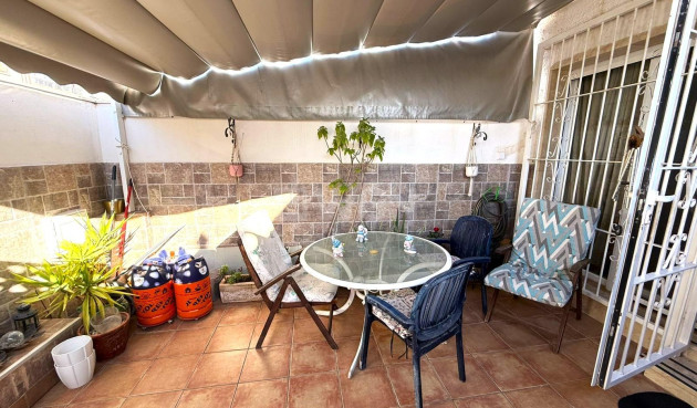 Odsprzedaż - Kamienica - Torrevieja - Centro