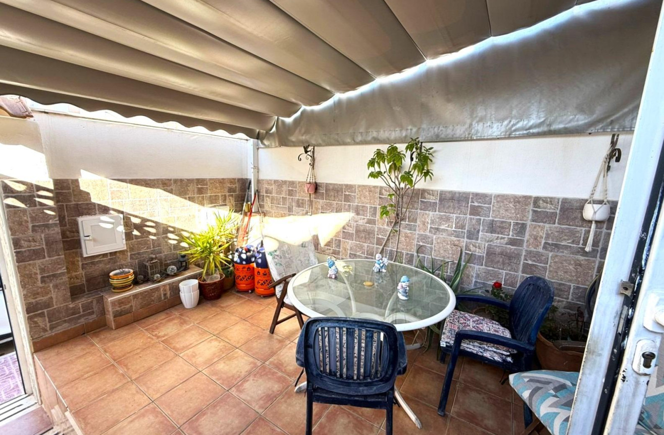 Odsprzedaż - Kamienica - Torrevieja - Centro