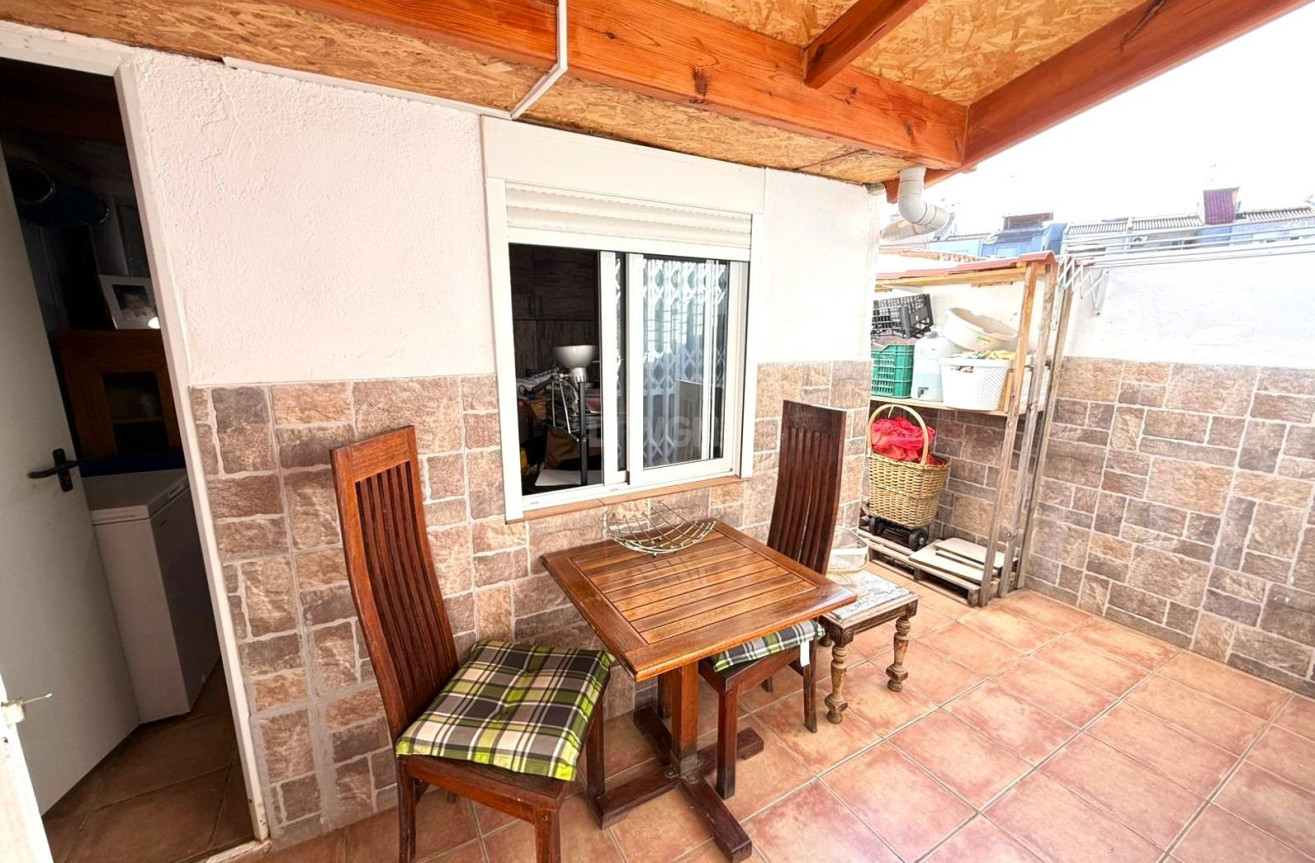 Odsprzedaż - Kamienica - Torrevieja - Centro