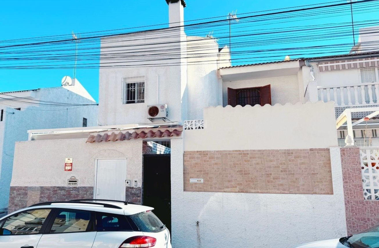 Odsprzedaż - Kamienica - Torrevieja - Centro