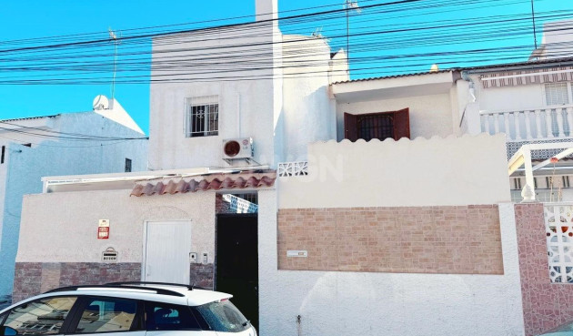 Odsprzedaż - Kamienica - Torrevieja - Centro