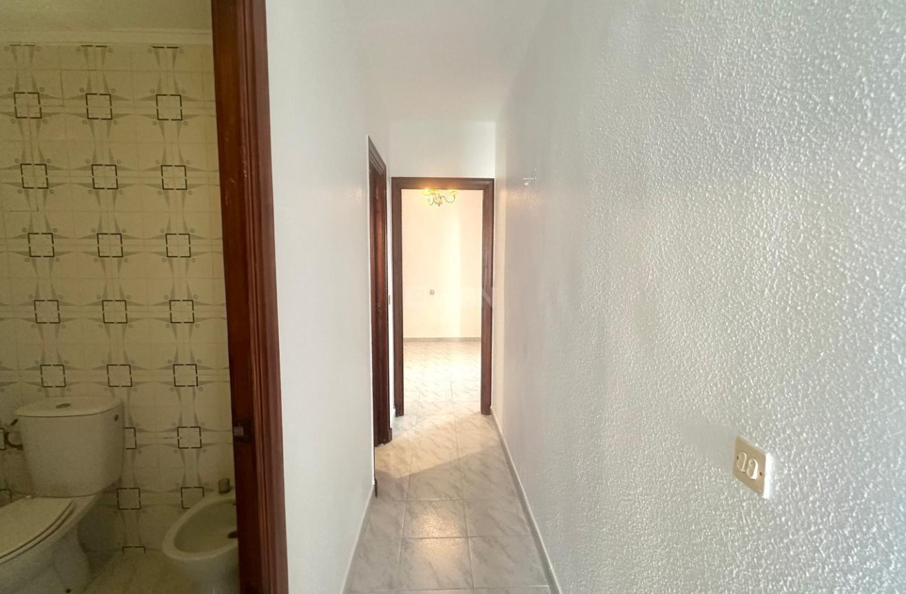 Resale - Apartment / flat - Torrevieja - Estacion De Autobuses