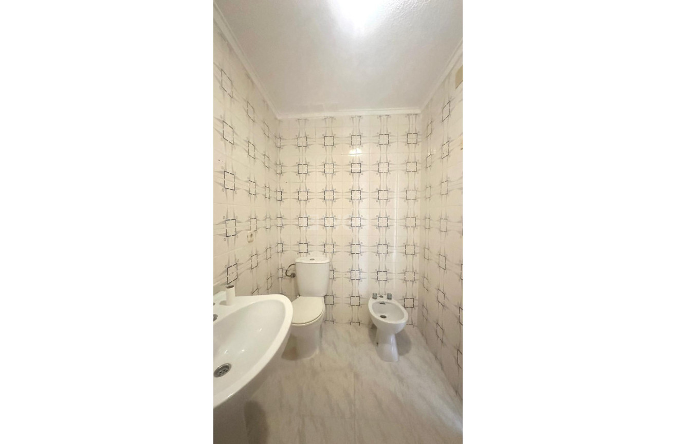 Resale - Apartment / flat - Torrevieja - Estacion De Autobuses