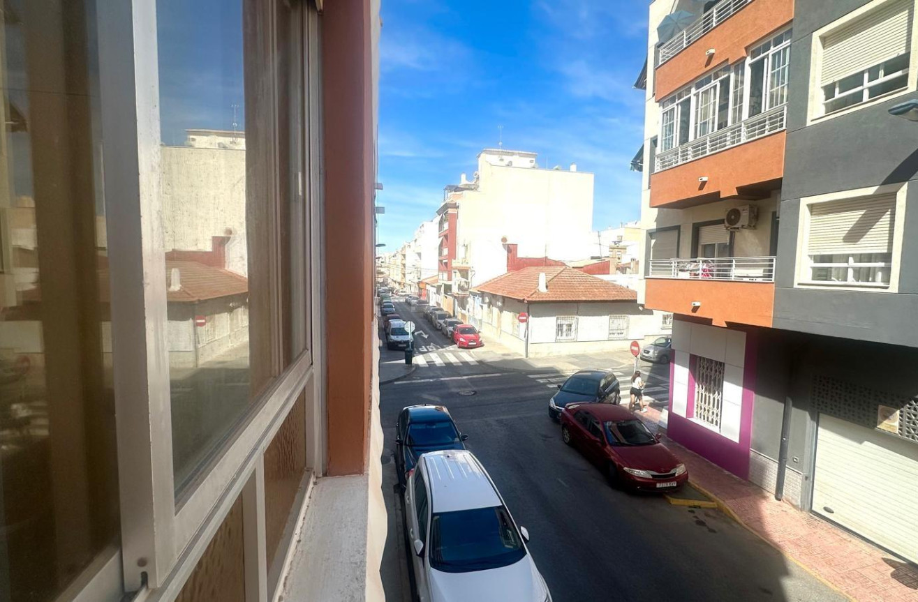Resale - Apartment / flat - Torrevieja - Estacion De Autobuses
