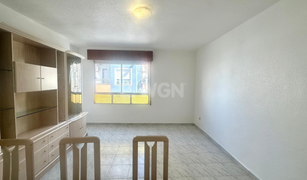 Resale - Apartment / flat - Torrevieja - Estacion De Autobuses